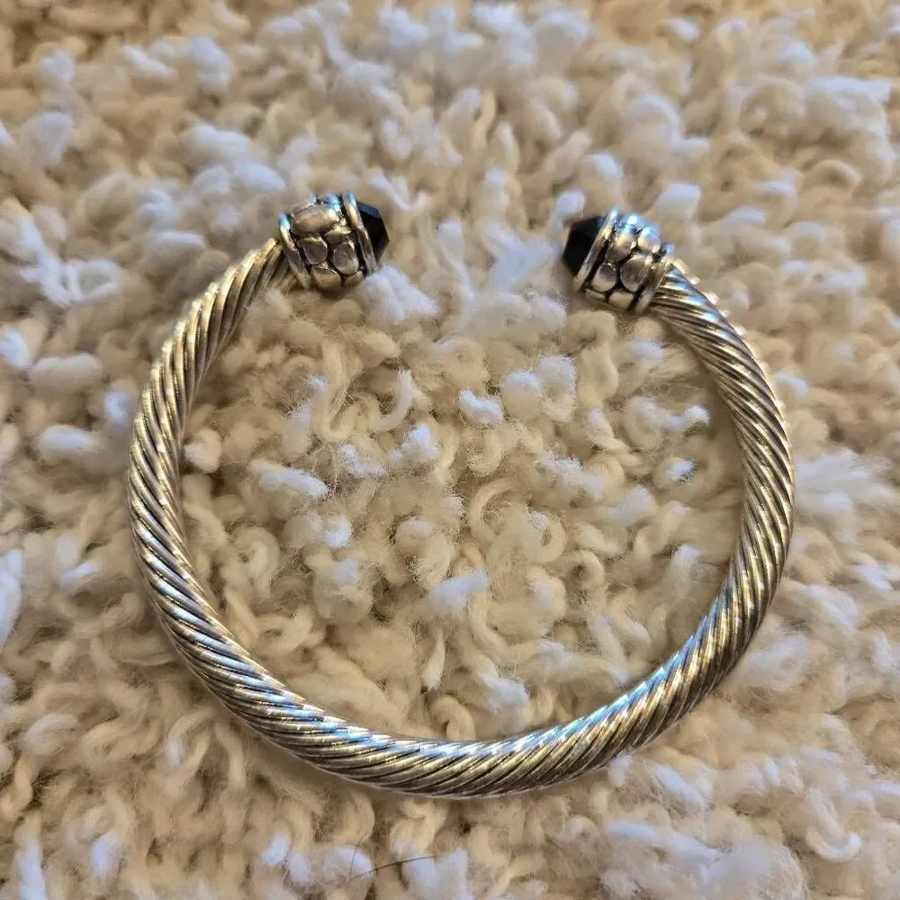 Silver Twist Cuff Bracelet Jet Bead